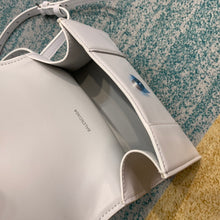 Load image into Gallery viewer, Hourglass XS