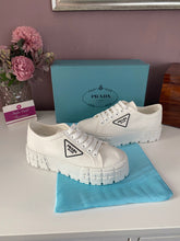 Load image into Gallery viewer, Gabardine Sneakers