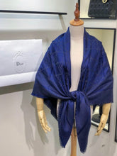 Load image into Gallery viewer, Silk Blend Shawl