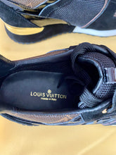 Load image into Gallery viewer, Runaway Sneaker