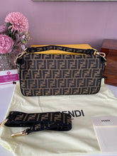 Load image into Gallery viewer, Baguette