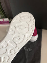 Load image into Gallery viewer, Oversized Sneaker Suede Ladies