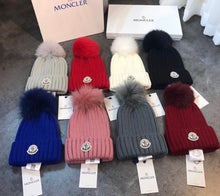 Load image into Gallery viewer, Fur Pom Hat