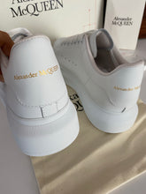 Load image into Gallery viewer, Oversized Sneaker Leather Ladies