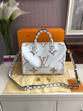 Load image into Gallery viewer, Giant Monogram Speedy 30