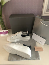 Load image into Gallery viewer, Oversized Sneaker Leather Ladies