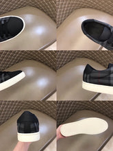 Load image into Gallery viewer, Vintage Check Sneakers
