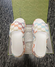 Load image into Gallery viewer, Platform Slide Sandals
