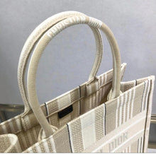 Load image into Gallery viewer, Book Tote Beige Stripes
