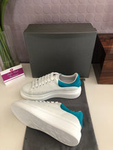 Load image into Gallery viewer, Oversized Sneaker Suede Ladies