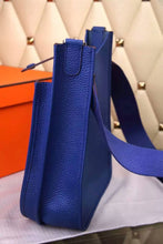 Load image into Gallery viewer, Evelyne