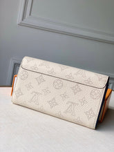 Load image into Gallery viewer, Iris Wallet