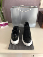 Load image into Gallery viewer, Oversized Sneaker Leather Ladies