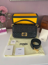 Load image into Gallery viewer, Baguette