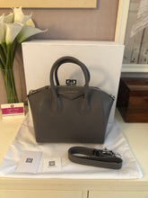 Load image into Gallery viewer, Antigona Grained Leather