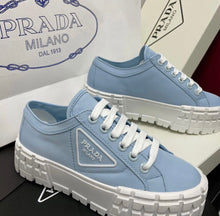 Load image into Gallery viewer, Gabardine Sneakers