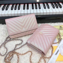 Load image into Gallery viewer, Chevron Caviar Woc