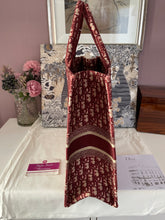 Load image into Gallery viewer, Book Tote Oblique