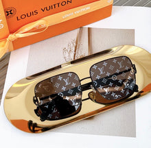 Load image into Gallery viewer, LV Sunglasses
