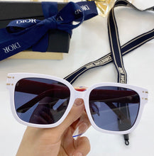 Load image into Gallery viewer, Rectangular Sunglasses
