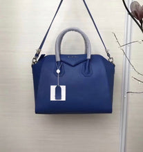 Load image into Gallery viewer, Antigona Grained Leather