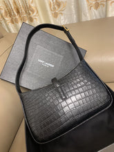 Load image into Gallery viewer, Hobo