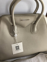 Load image into Gallery viewer, Antigona Grained Leather