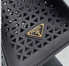 Load image into Gallery viewer, Cut Out Shopper