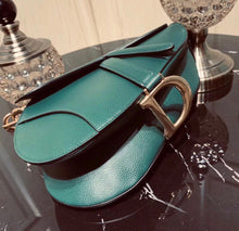 Load image into Gallery viewer, Saddle Bag Grained Leather