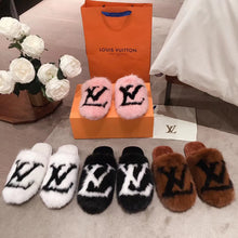 Load image into Gallery viewer, Homey Fur Slippers