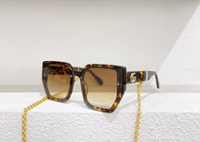 Load image into Gallery viewer, Logo Chain Sunglasses