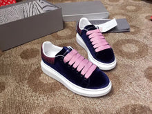 Load image into Gallery viewer, Oversized Sneaker Velvet