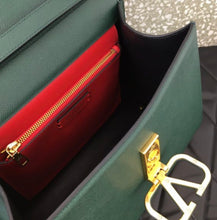 Load image into Gallery viewer, V Sling Handbag