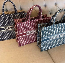 Load image into Gallery viewer, Book Tote Oblique