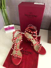 Load image into Gallery viewer, Rockstud Block Heel Sandals