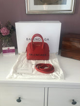 Load image into Gallery viewer, Ville