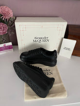 Load image into Gallery viewer, Oversized Sneaker Matte