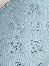 Load image into Gallery viewer, Iris Wallet