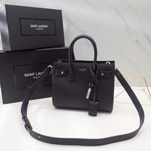 Load image into Gallery viewer, Sac De Jour Grained Leather
