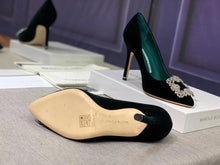 Load image into Gallery viewer, Hangisi Velvet Pumps