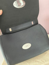 Load image into Gallery viewer, Lily