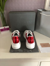 Load image into Gallery viewer, Oversized Sneaker Leather Ladies