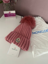 Load image into Gallery viewer, Fur Pom Hat