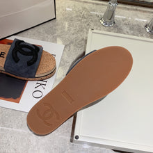 Load image into Gallery viewer, CC Sandals