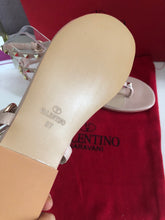 Load image into Gallery viewer, Rockstud Thong Sandals