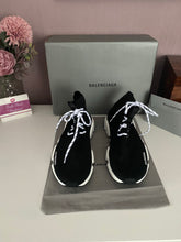 Load image into Gallery viewer, Speed Laced Sneaker