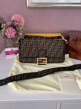 Load image into Gallery viewer, Baguette