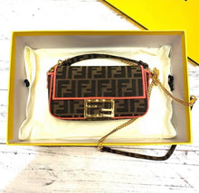 Load image into Gallery viewer, Baguette