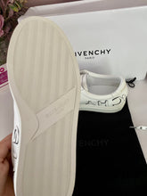 Load image into Gallery viewer, Reverse Sneaker