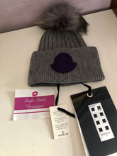 Load image into Gallery viewer, Fur Pom Hat